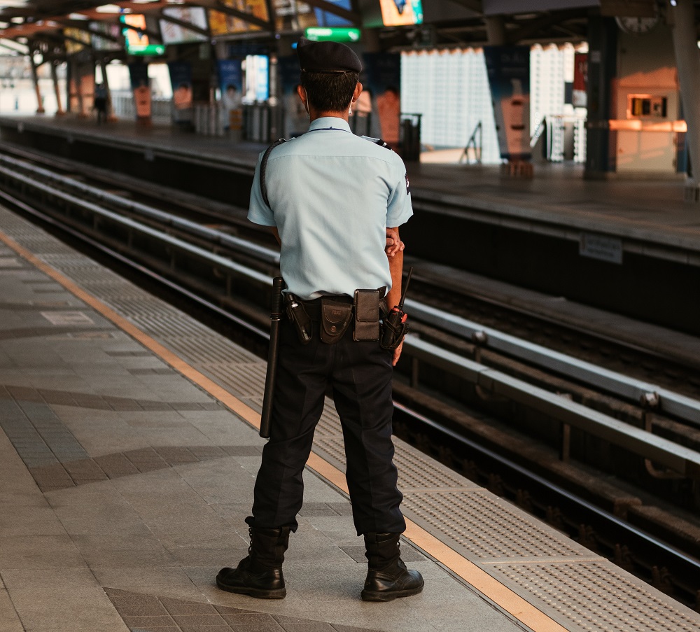 WHAT ARE THE DIFFERENT TYPES OF SECURITY GUARDS?